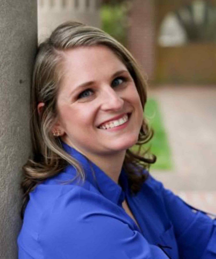 Abby Cain headshot.
