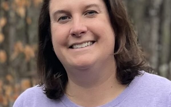 Erin Broudo headshot.